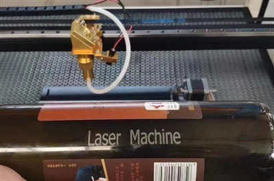 Kan en lasergraveringsmaskine gravere vinflasker?